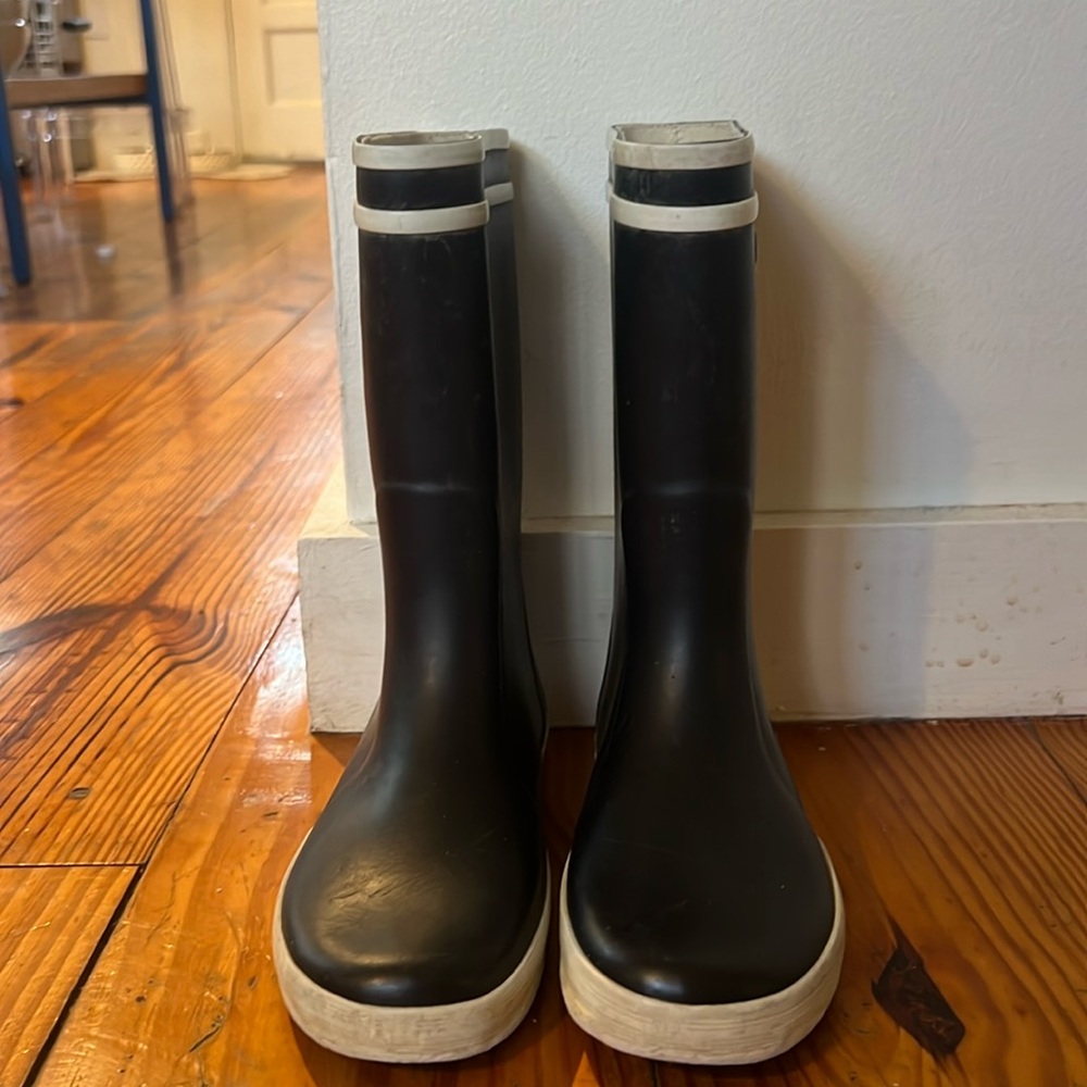 Aigle rain boots sz 33 (1.5-2)